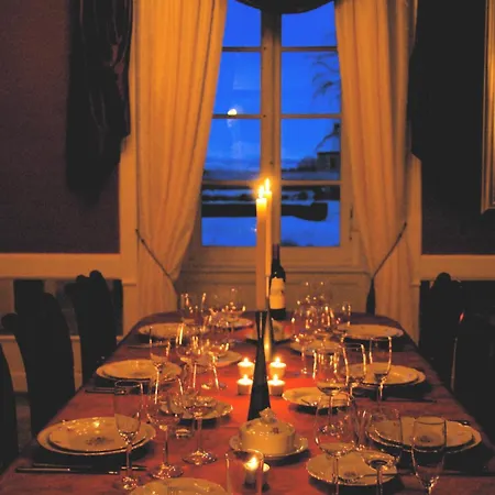 Chateau De - Caveau De Sabrage Oda ve Kahvaltı 4*