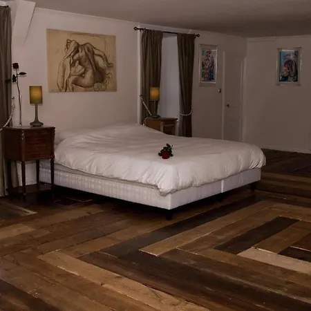 Oda ve Kahvaltı Chateau De - Caveau De Sabrage 4*