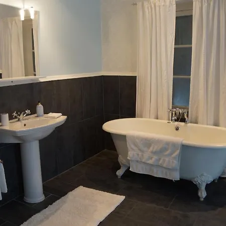 Chateau De - Caveau De Sabrage Savennes (Puy-de-Dome)