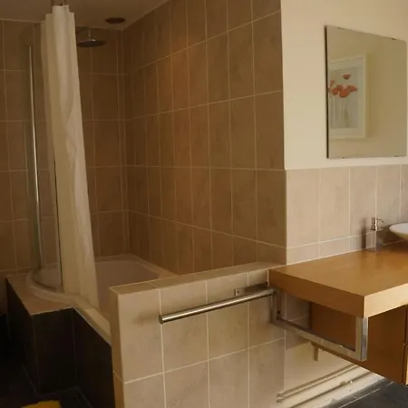 Chateau De - Caveau De Sabrage 4*