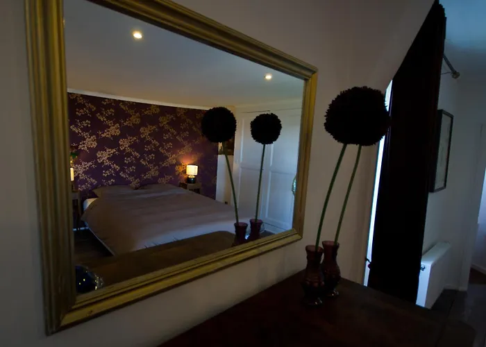 Chateau De - Caveau De Sabrage Savennes (Puy-de-Dome)