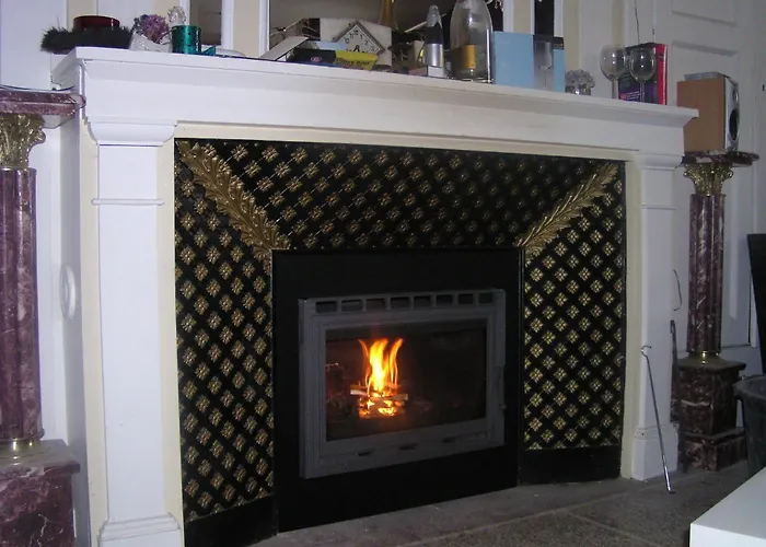 Chateau De - Caveau De Sabrage Savennes (Puy-de-Dome)