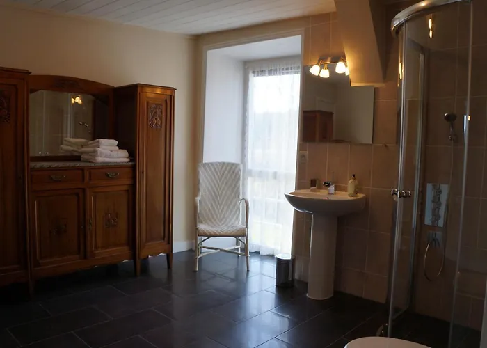 Chateau De - Caveau De Sabrage