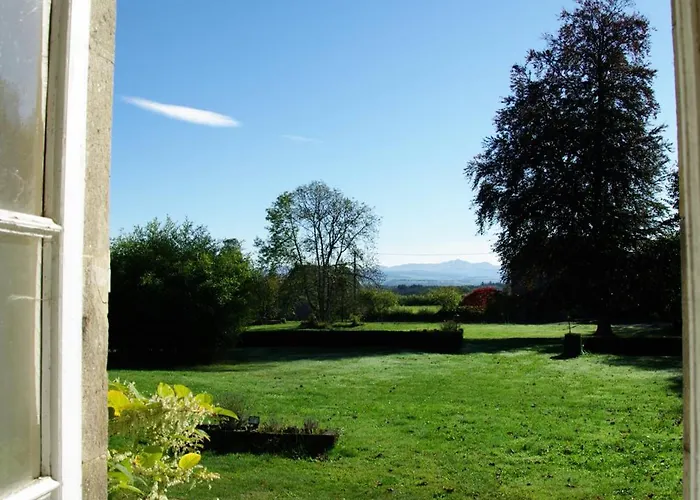 Frühstückspension Chateau De - Caveau De Sabrage