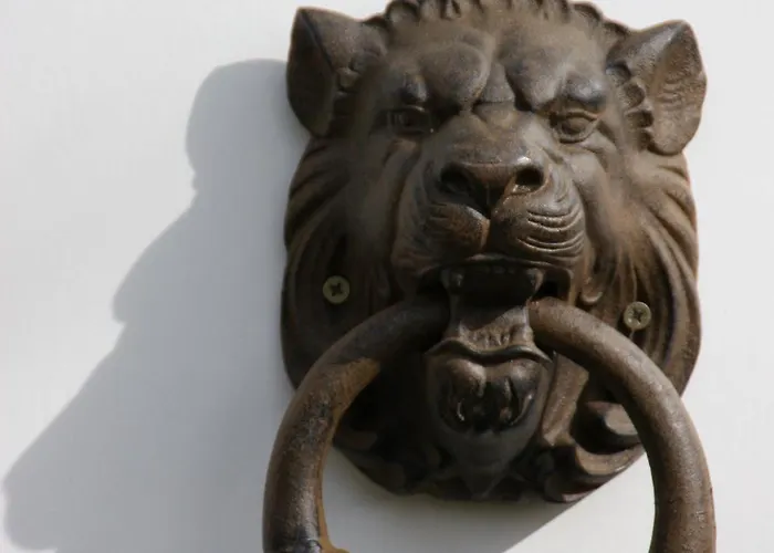 Chateau De - Caveau De Sabrage Savennes (Puy-de-Dome)