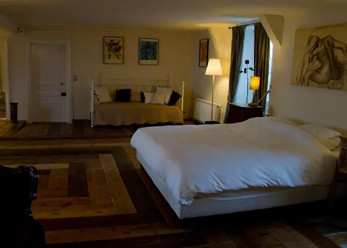 Bed & Breakfast Chateau De - Caveau De Sabrage Savennes (Puy-de-Dome)