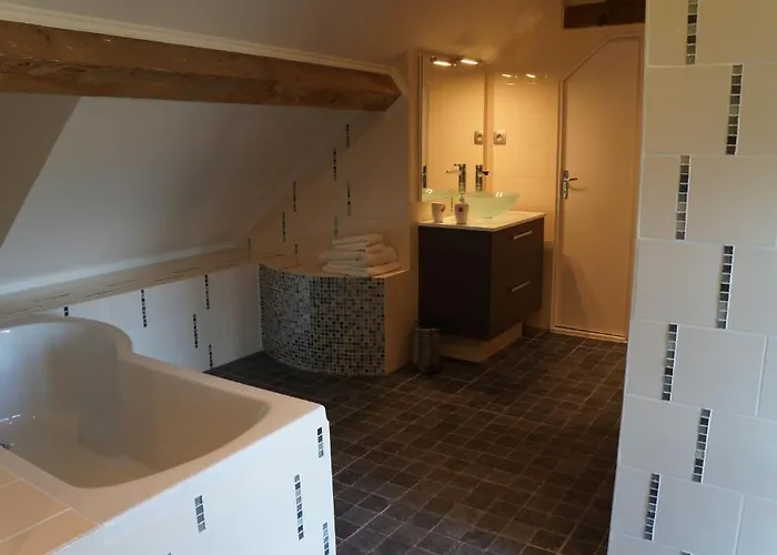 Chateau De - Caveau De Sabrage Savennes (Puy-de-Dome)