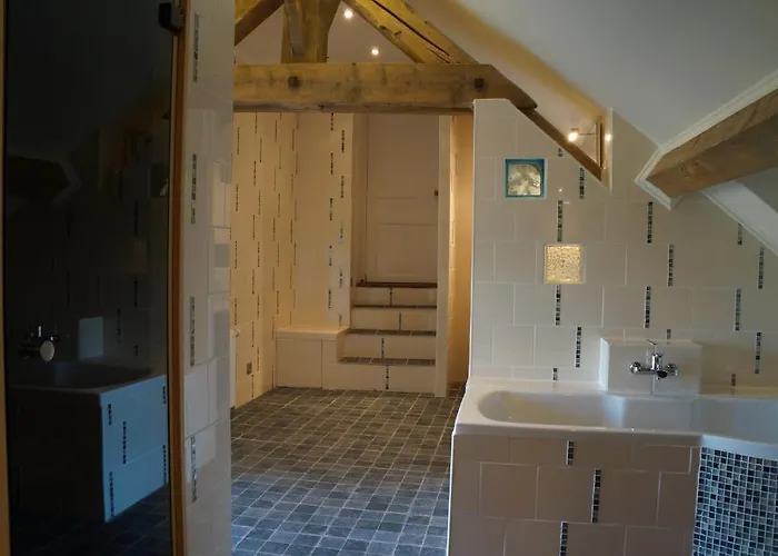 Chateau De - Caveau De Sabrage