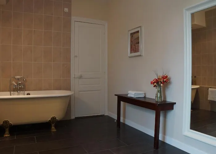 Chateau De - Caveau De Sabrage 4* Savennes (Puy-de-Dome)