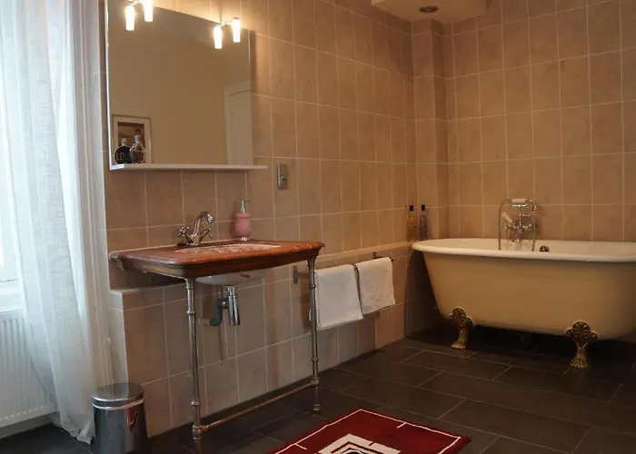 Chateau De - Caveau De Sabrage Savennes (Puy-de-Dome)