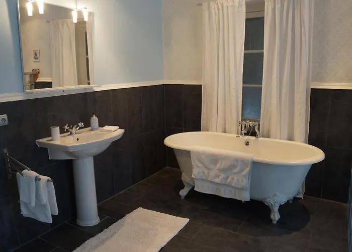 Chateau De - Caveau De Sabrage Savennes (Puy-de-Dome)