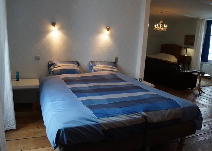 Chateau De - Caveau De Sabrage Savennes (Puy-de-Dome)