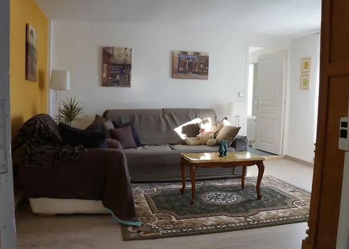 Chateau De - Caveau De Sabrage Savennes (Puy-de-Dome)