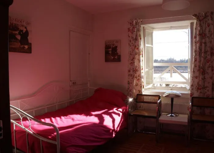 Bed & Breakfast Chateau De - Caveau De Sabrage