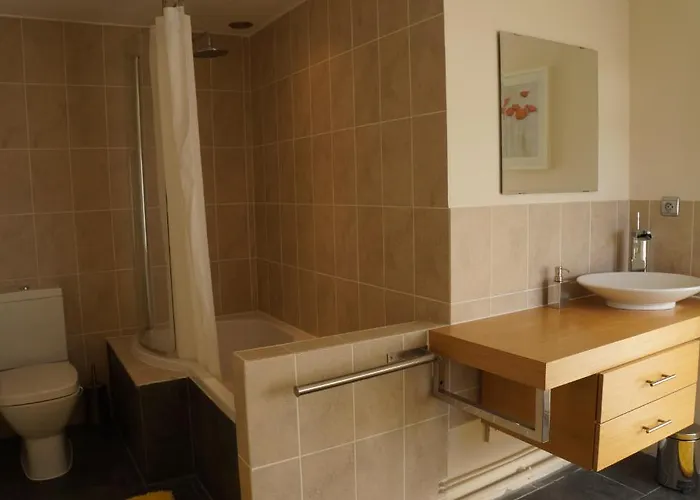 Chateau De - Caveau De Sabrage 4*