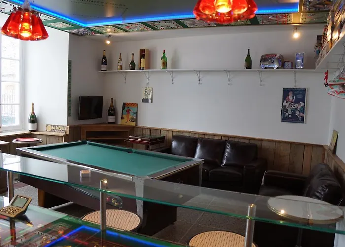 Bed & Breakfast Chateau De - Caveau De Sabrage