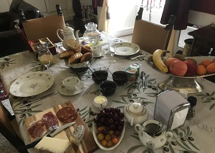 Chateau De - Caveau De Sabrage Savennes (Puy-de-Dome)